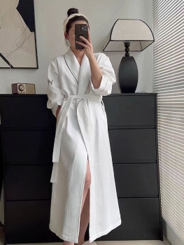 Customizable Embroidery Logo Cotton Chic Waffle Bathrobe for Hotel & SPA