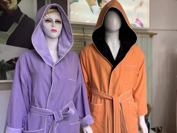 Luxury Hotel Style Double Layer Bathrobe 100% Microfiber Outer with Warm Fleece Lining Custom Logo Unisex Spa Robe