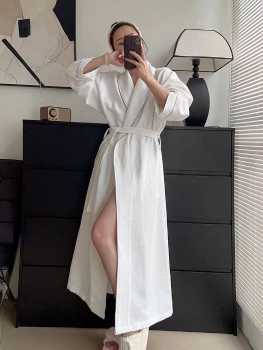 Customizable Embroidery Logo Cotton Chic Waffle Bathrobe for Hotel & SPA