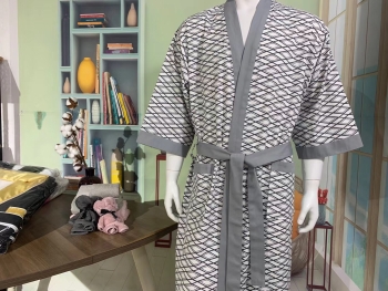 Grand Hyatt Hotel Kimono Style 100% Cotton Print Bath Robes