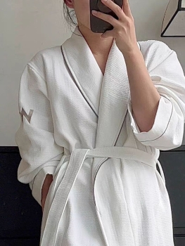 Customizable Embroidery Logo Cotton Chic Waffle Bathrobe for Hotel & SPA