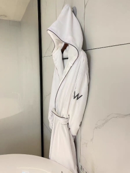 Luxury Hotel Style Double Layer Bathrobe 100% Microfiber Outer with Warm Fleece Lining Custom Logo Unisex Spa Robe