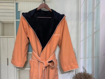 Luxury Hotel Style Double Layer Bathrobe 100% Microfiber Outer with Warm Fleece Lining Custom Logo Unisex Spa Robe
